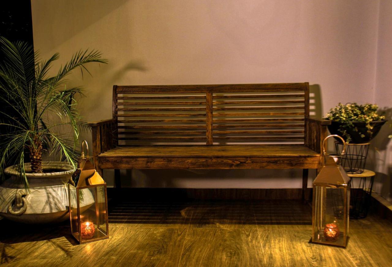 The Niche Hikkaduwa - 10 Minutes To The Beach Bagian luar foto
