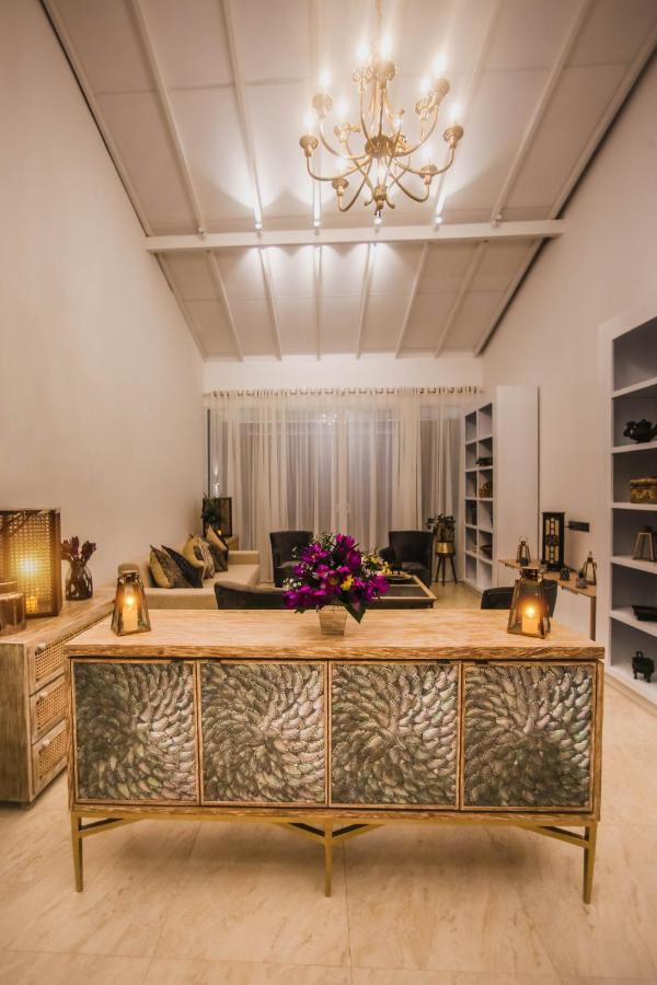 The Niche Hikkaduwa - 10 Minutes To The Beach Bagian luar foto