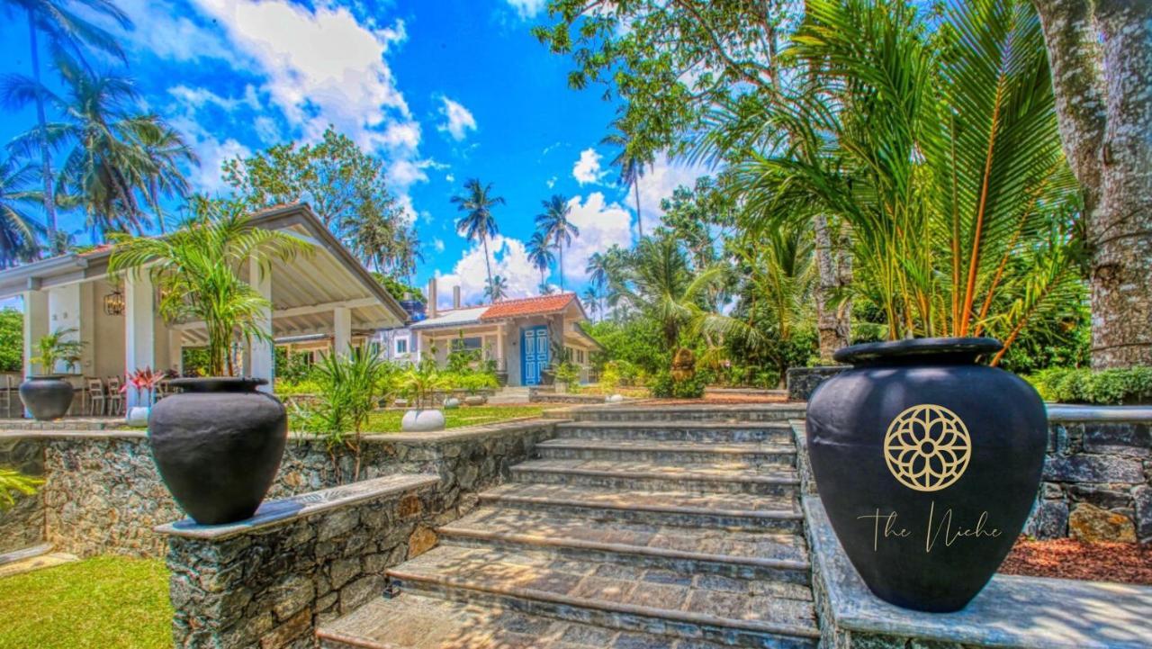 The Niche Hikkaduwa - 10 Minutes To The Beach Bagian luar foto