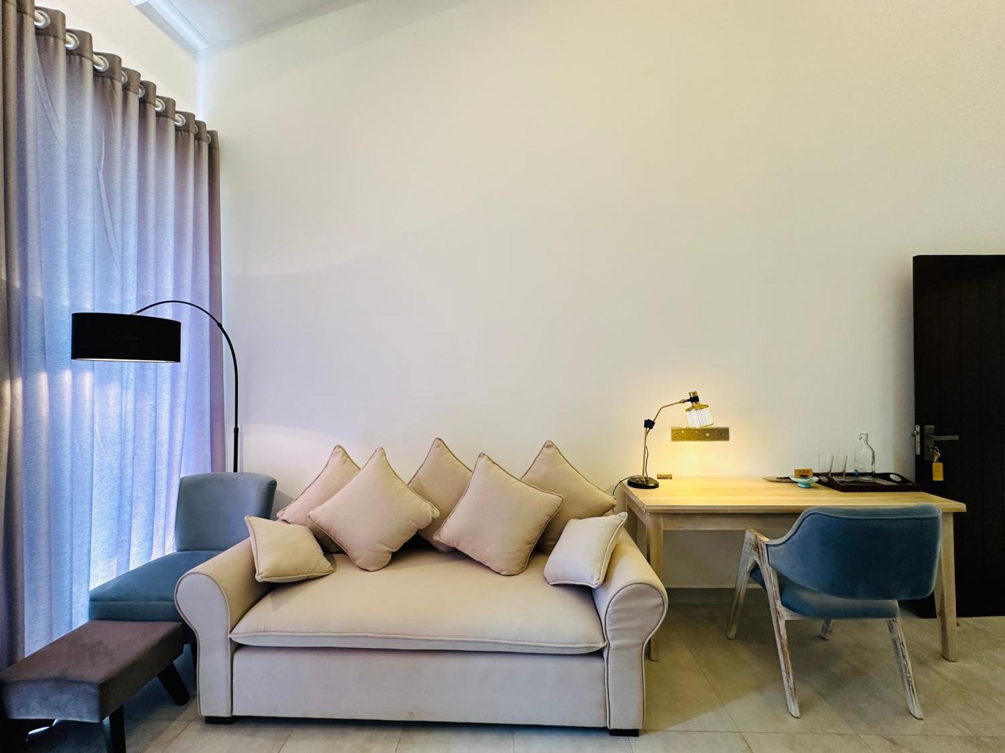 The Niche Hikkaduwa - 10 Minutes To The Beach Bagian luar foto