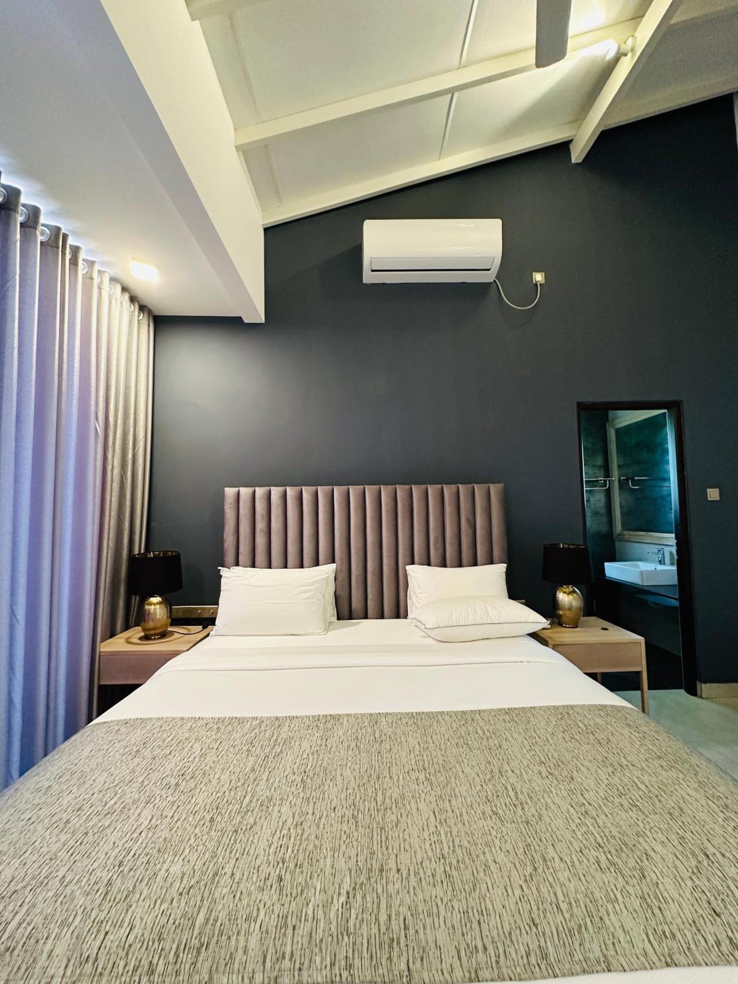 The Niche Hikkaduwa - 10 Minutes To The Beach Bagian luar foto